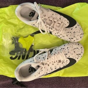 Nike Kids White and Black Speckled Shoes